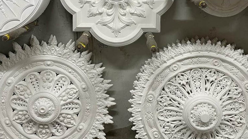 Plaster Ceiling Roses: Types, Sizes & How to Choose